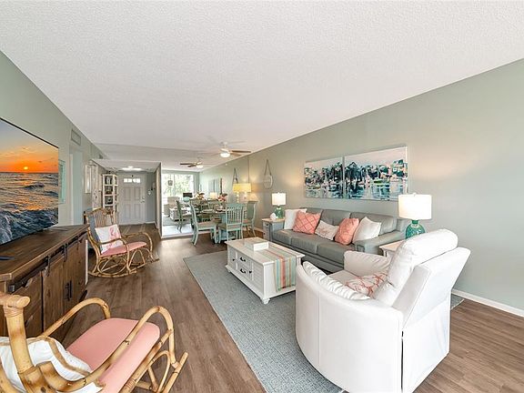 4th image of 7461 W Country Club Dr N APT 203