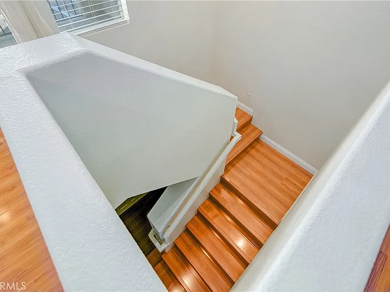 600 E Walnut St — Photo 5