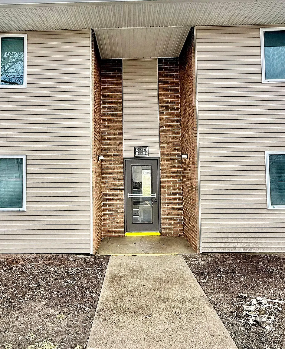 2 bed, 883 sqft, $1,250 — Photo 2