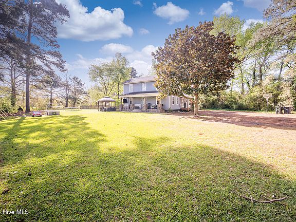 3rd image of 131 Grandy Road