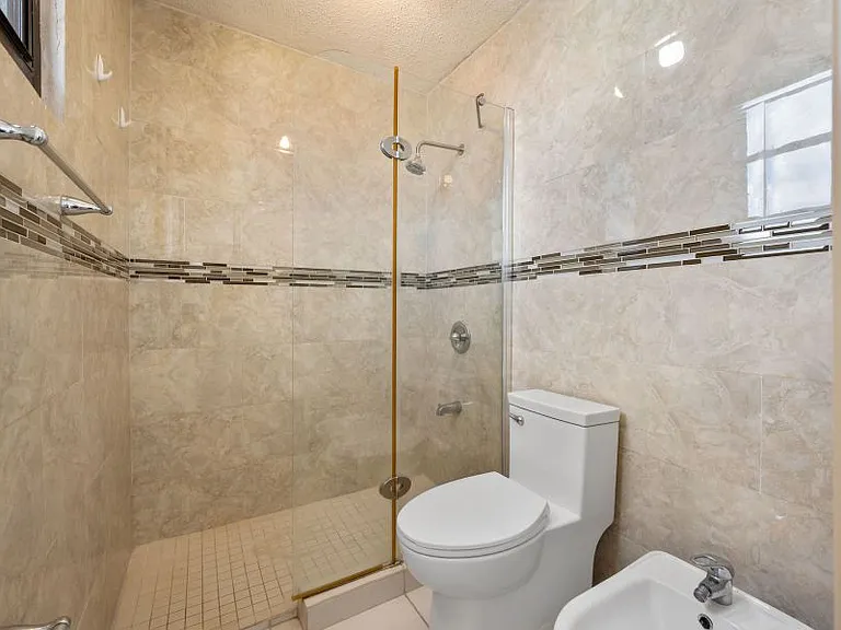 Ave Ponce de Leon 1717 Condominio Plaza Inmaculada — Photo 27