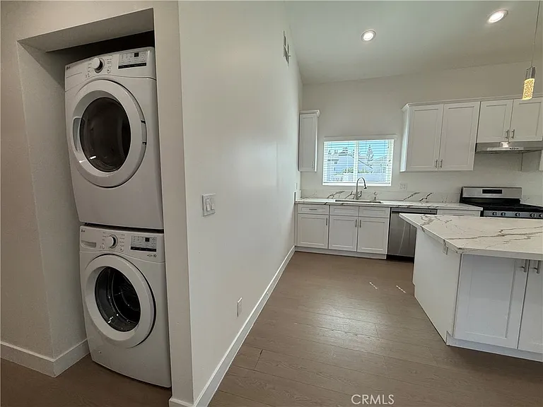 9132 Balcom Ave — Photo 14