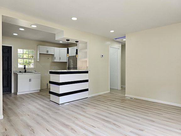 5th image of 620 Soper Ave