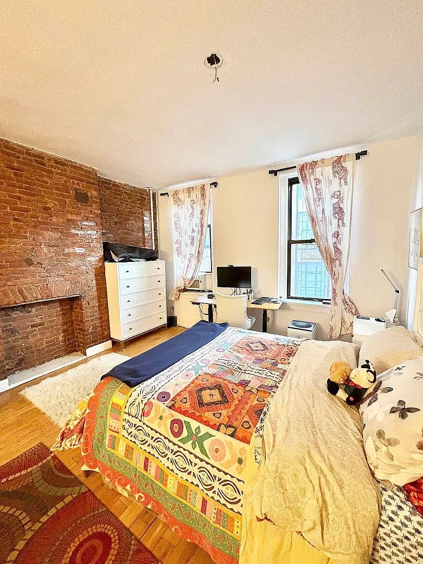 189 Bedford Avenue — Photo 1
