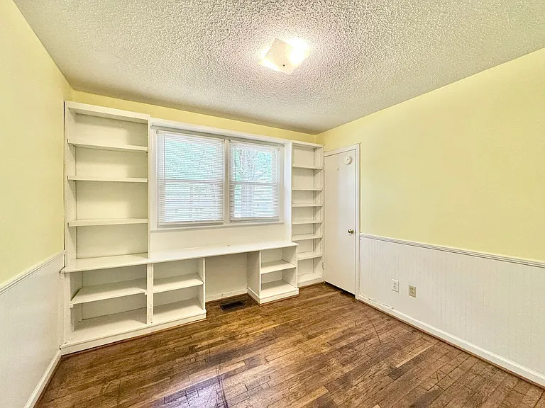 505 Crestwood Dr — Photo 7