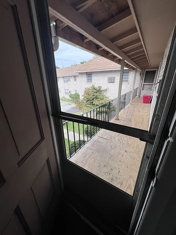 96 S Hamilton St — Photo 4