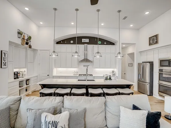 4105 Hawthorn Dr, Aubrey, TX 76227