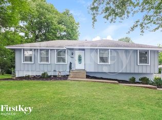 602 SW Holloway Ln, Lees Summit, MO 64081