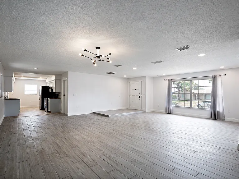 7031 Delora Dr — Photo 4