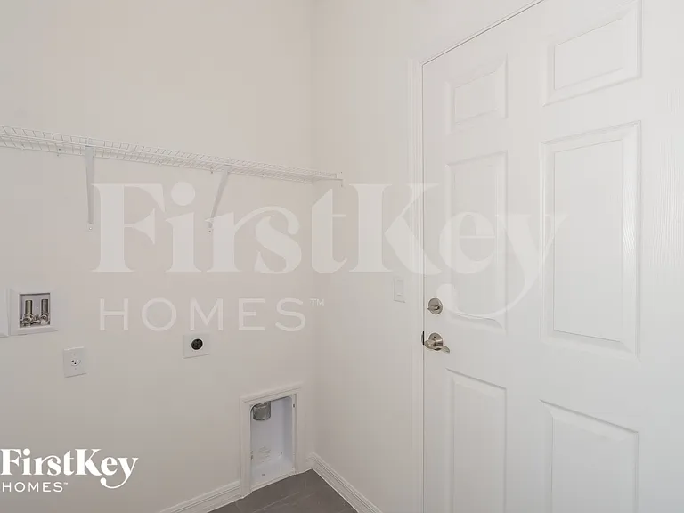 303 Corbel Ln — Photo 13