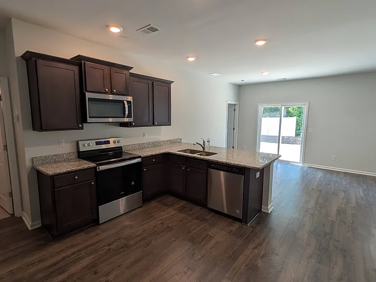 280 Forestbrook Cove Cir — Photo 11