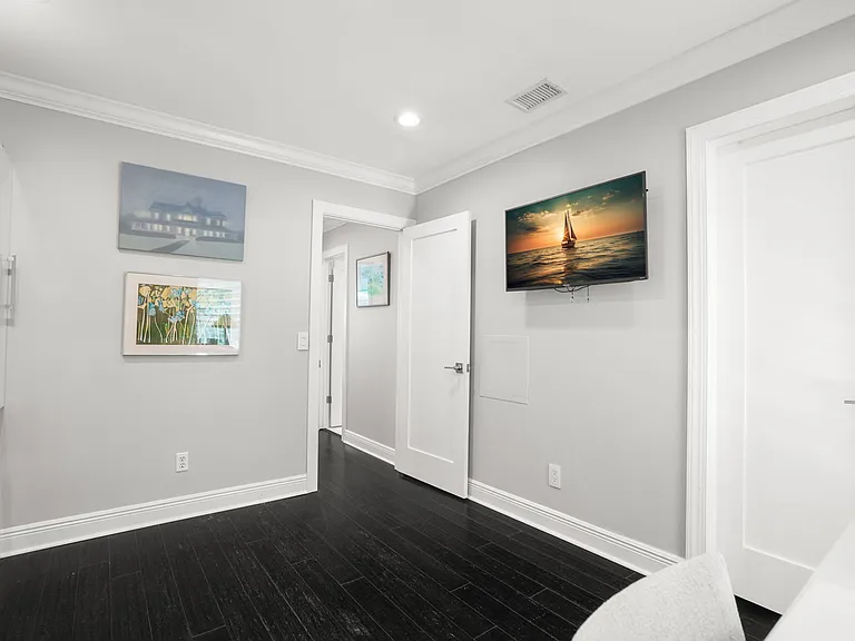2925 W Santiago St — Photo 21