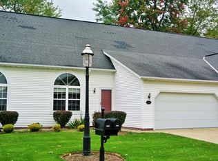 5392 Pebble Creek Ln #11, Painesville, OH 44077