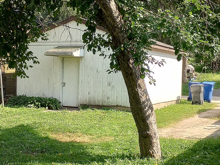 1208 Beech St — Photo 3