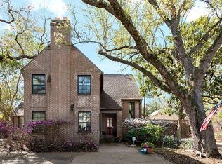 2335 Maroneal St, Houston, TX 77030