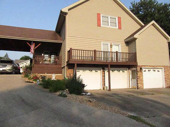 4th image of 612 Lake Dr