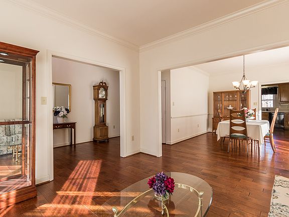 Living Rm to Dining Rm