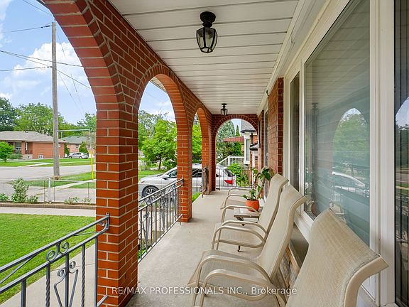 5th image of 42 Woolgar Ave