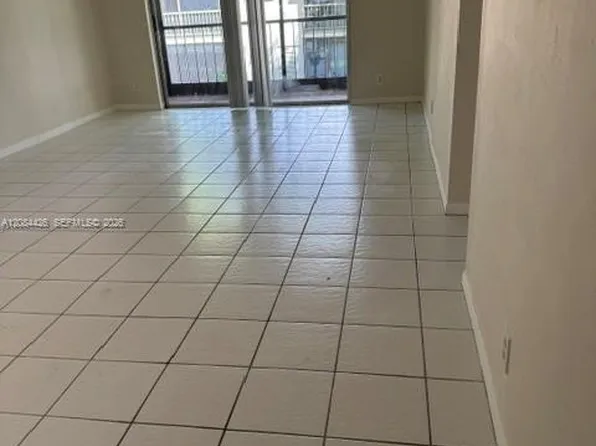 4153 NW 90th Ave APT 206, Pompano Beach, FL 33065