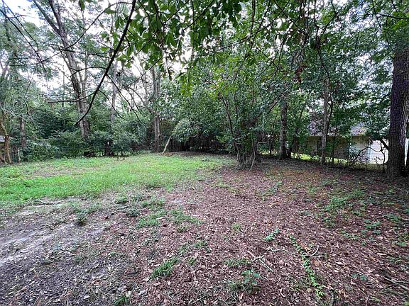 5th image of 2209 Berkshire Dr