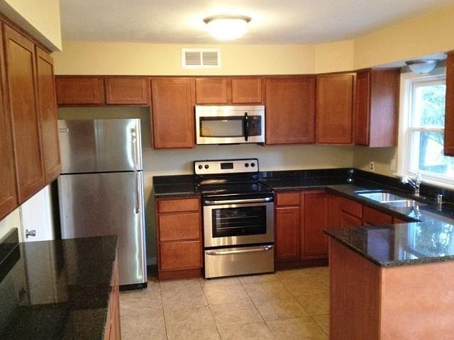 2nd image of 7624 N Seneca Rd