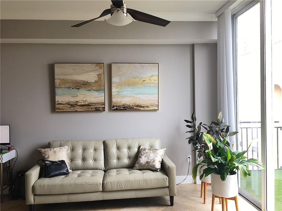 2nd image of 520 SE 5th Avenue #PH 1713