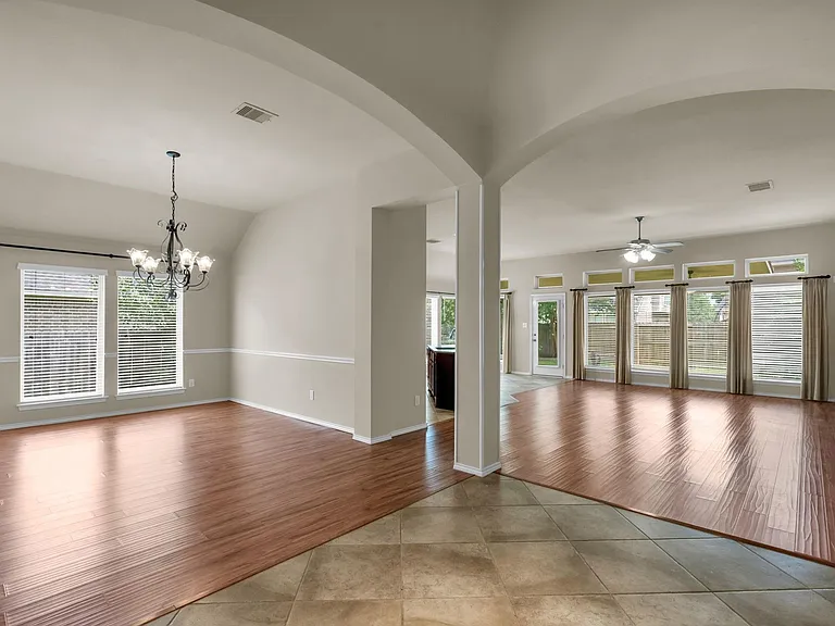12938 Buchanan Oaks Ln — Photo 9