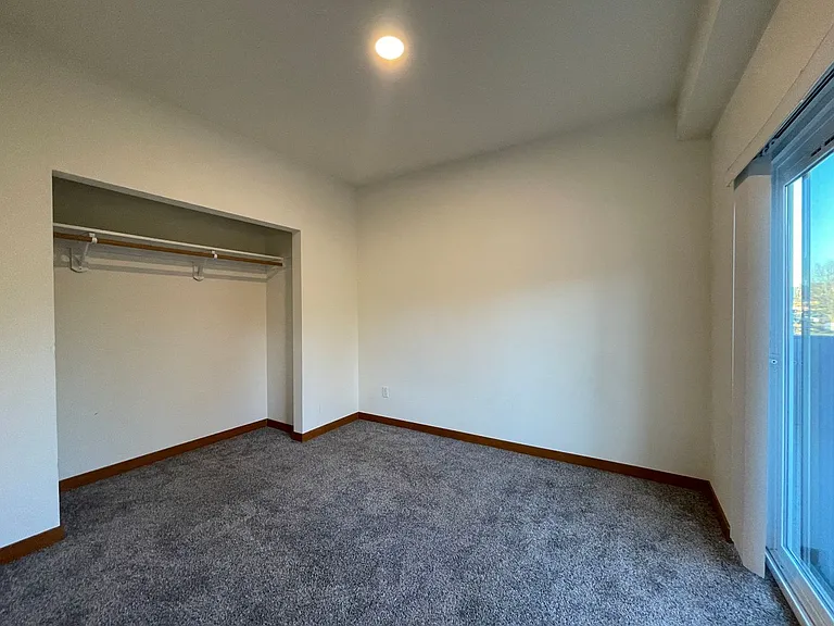 1111 N Forest St — Photo 10