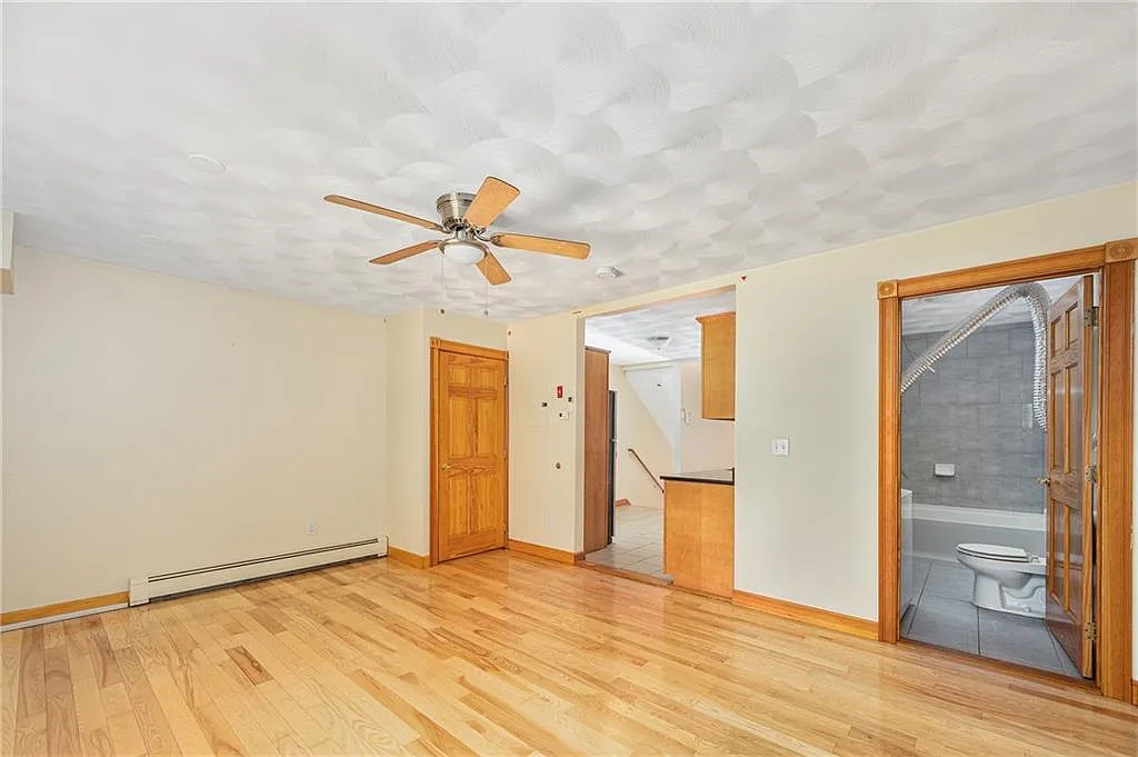 3 bed, 1232 sqft, $2,600 — Photo 3