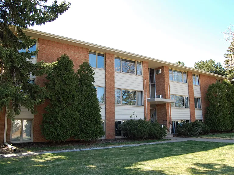 Edina Galleria Flats - 7008 Sandell Avenue