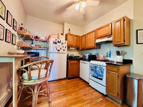 126 W 8th St #3, Boston, MA 02127