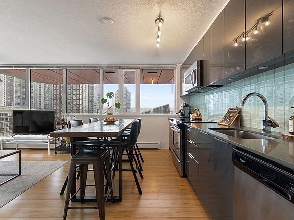 4th image of 1325 Rolston St #609