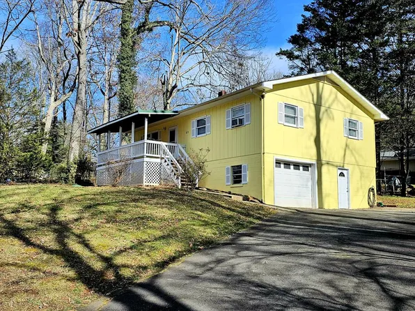 275 Crestview Hts, Franklin, NC 28734