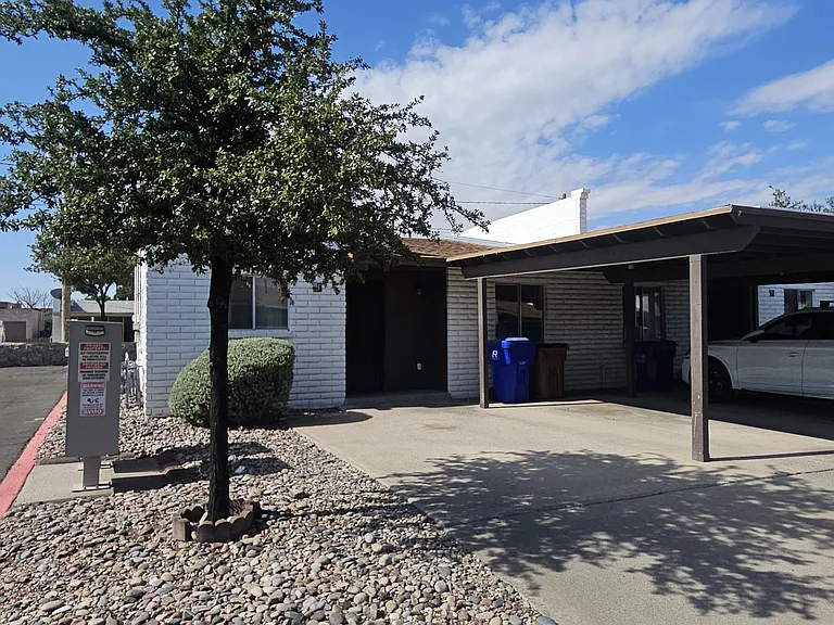 1605 S Telshor Blvd #F — Photo 1