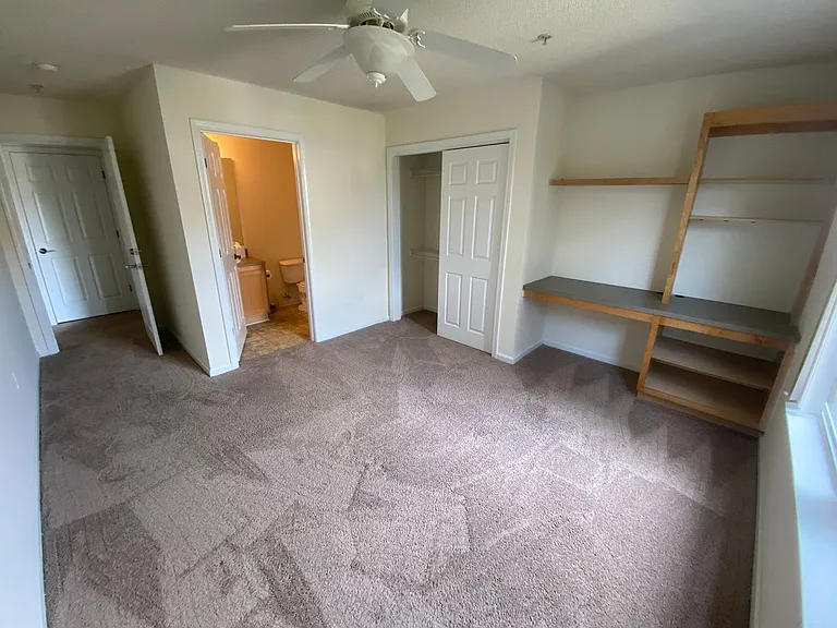 1301 Harts Ridge Dr — Photo 11
