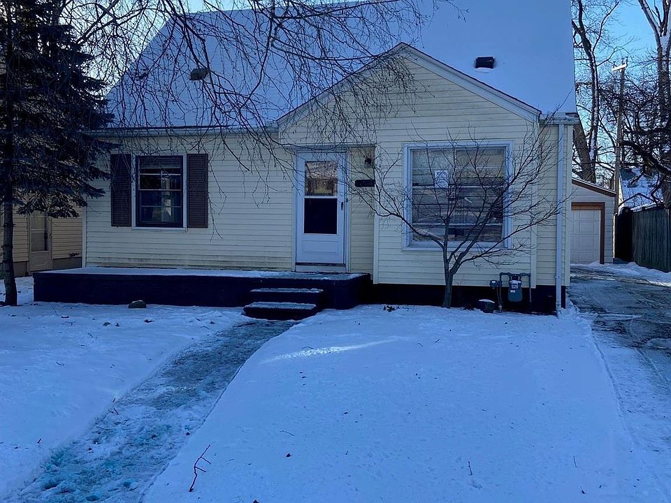 1st image of 15455 Fenton Ave