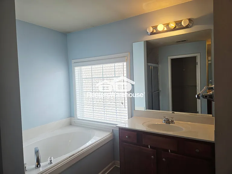528 Highland Falls Dr — Photo 12