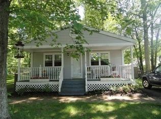 4 Knoll Rd, Hopkinton, MA 01748