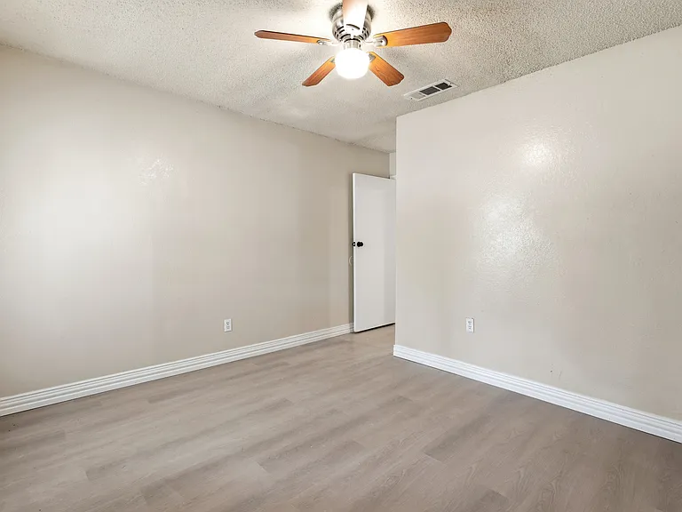 2528 Lido Ln — Photo 19