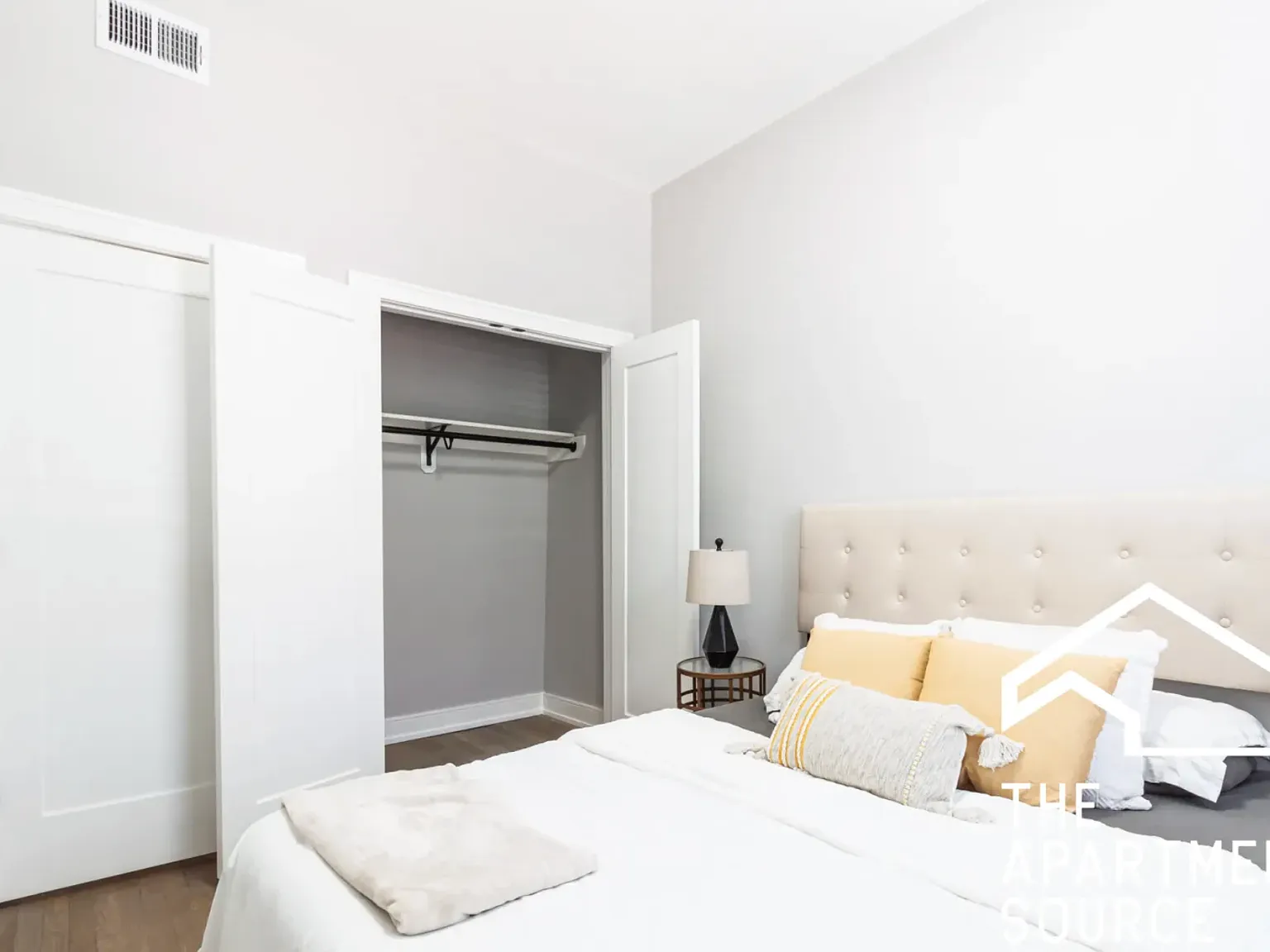 2 bed, 800 sqft, $3,175 — Photo 3