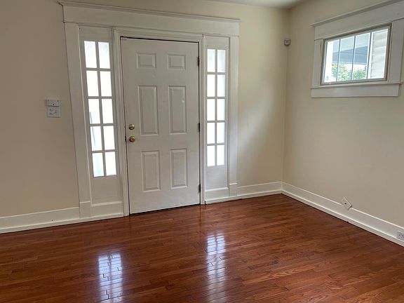2nd image of 210 N 28th St