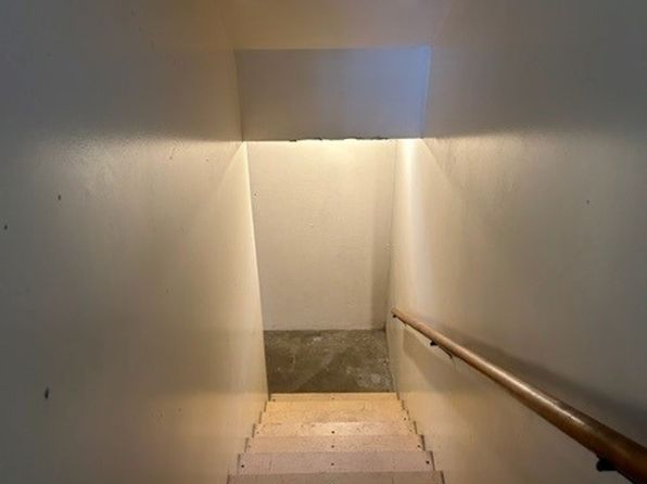 115 NE A St APT 1