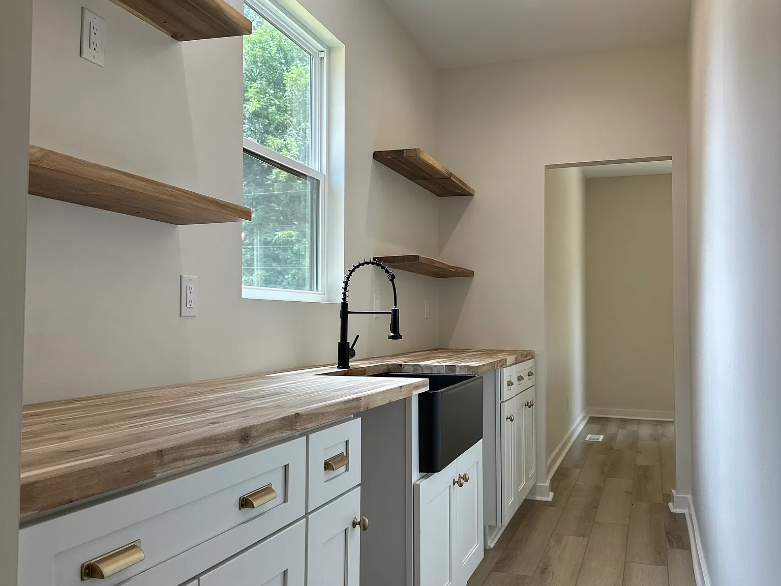 4 bed, 3000 sqft, $3,450 — Photo 4