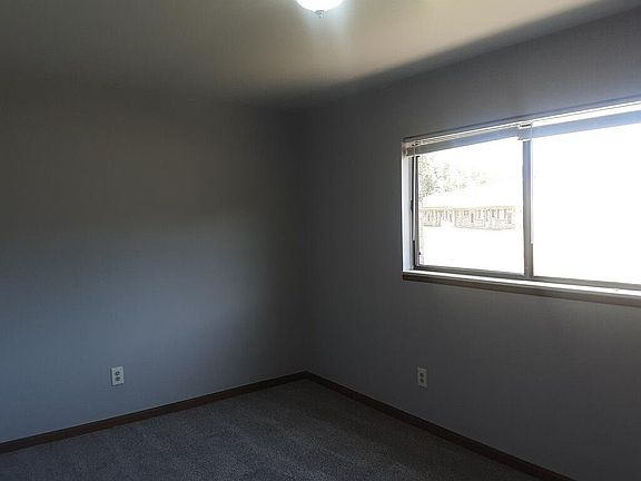5th image of 16046 Holz Dr Unit 38