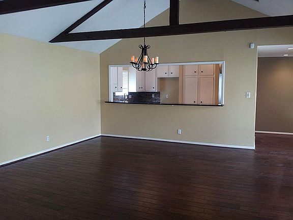 4th image of 15906 Red Willow Dr