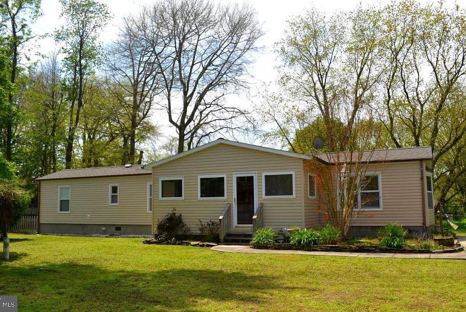 1st image of 108 Pine Dr
