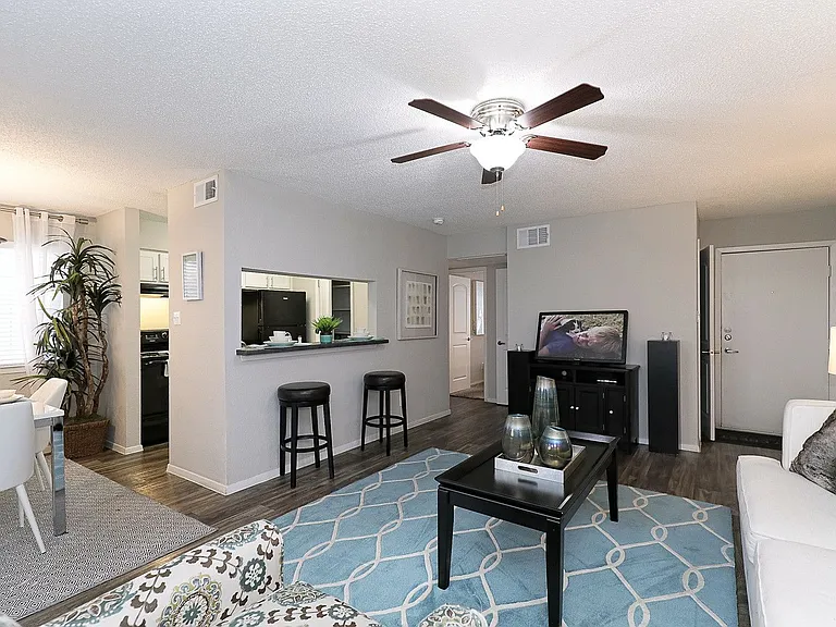 City Crest Apartments — Photo 88