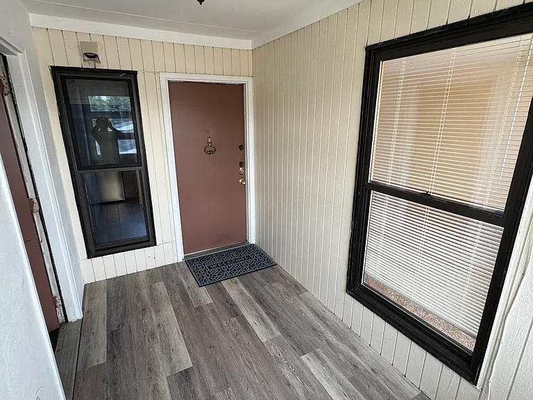 8K Twin Rivers Dr #8-K — Photo 3