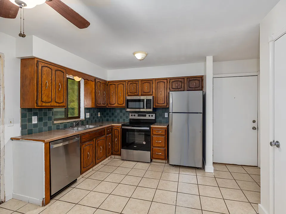 143 Gaines St SE #145