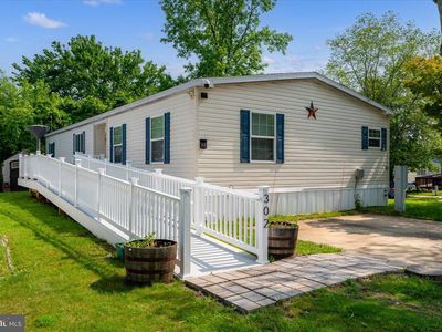 302 Berts Dr, Lothian, MD, 20711